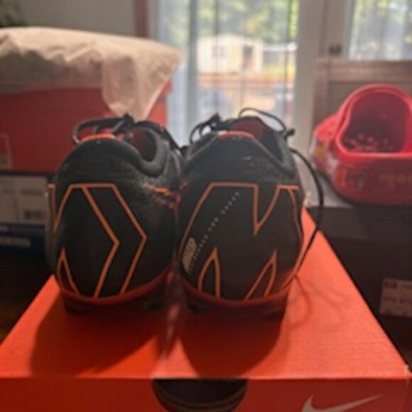 Mercurial Vapor cleats - Picture 2 of 3